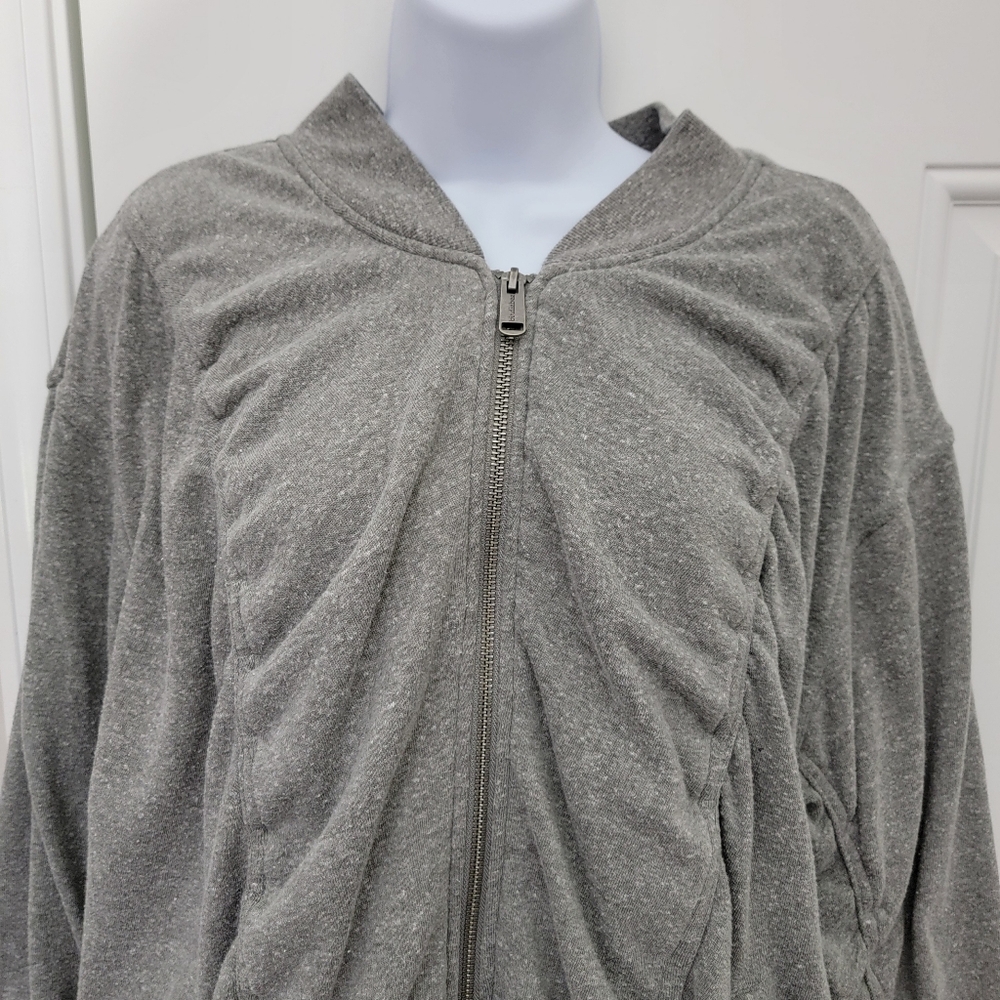 Birdiebee Ruffled Gray Full Zip Sweatshirt Bee Giving Heart Soft Cozy XL - Picture 3 of 15